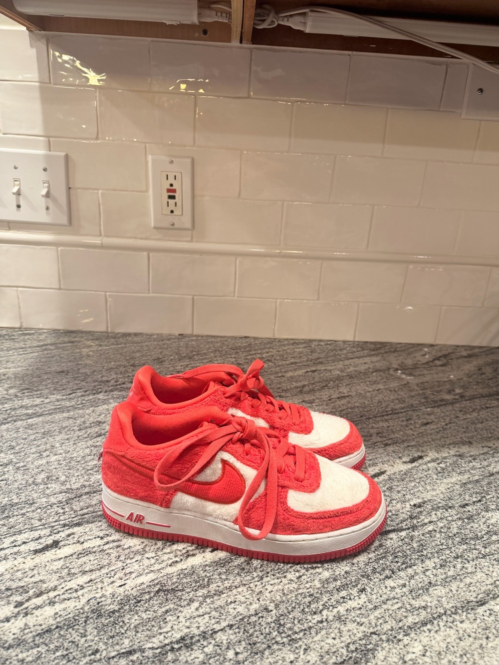 Youth Nike Air Force 1 Low Valentine's Day FZ3552-612 Size 5.5/Women’s 7